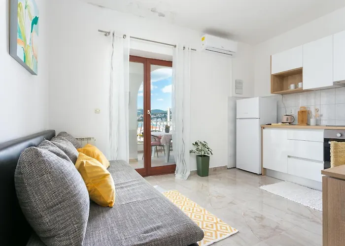 Appartement By The Sea Okrug Gornji, Ciovo - 9693 *